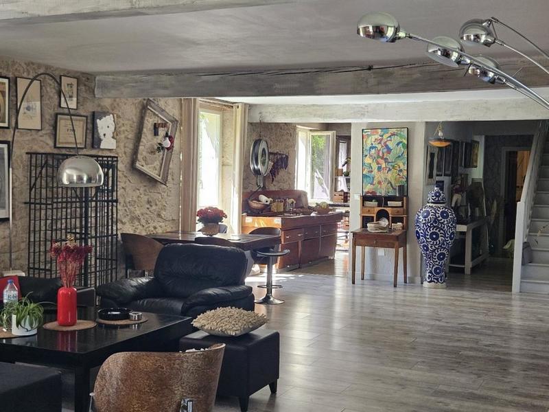 Moulin - 240 m² - 8 pièces