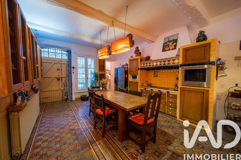 Maison - 345 m² - 10 pièces