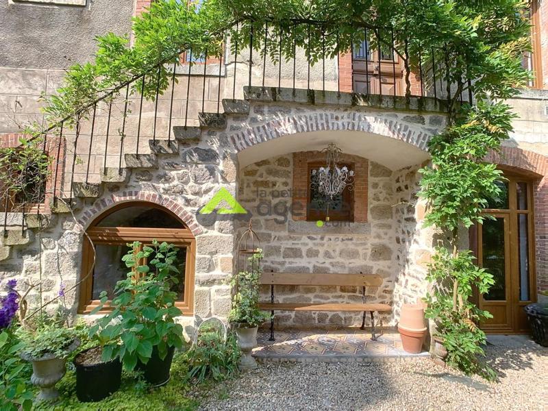 Maison de maîtres - 266 m² - 9 pièces