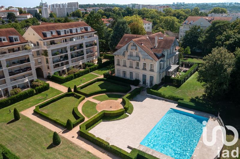 Appartement - 209 m² - 7 pièces