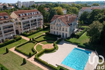 Appartement - 209 m² - 7 pièces