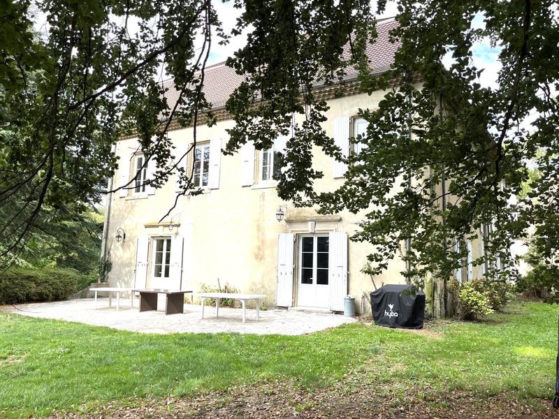 Maison de maîtres - 900 m² - 15 pièces