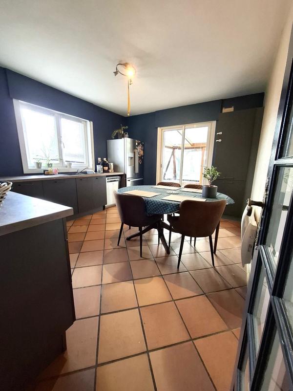 Maison - 200 m² - 6 pièces