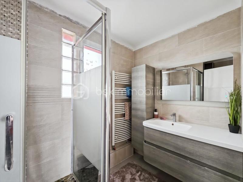 Maison - 169 m² - 9 pièces