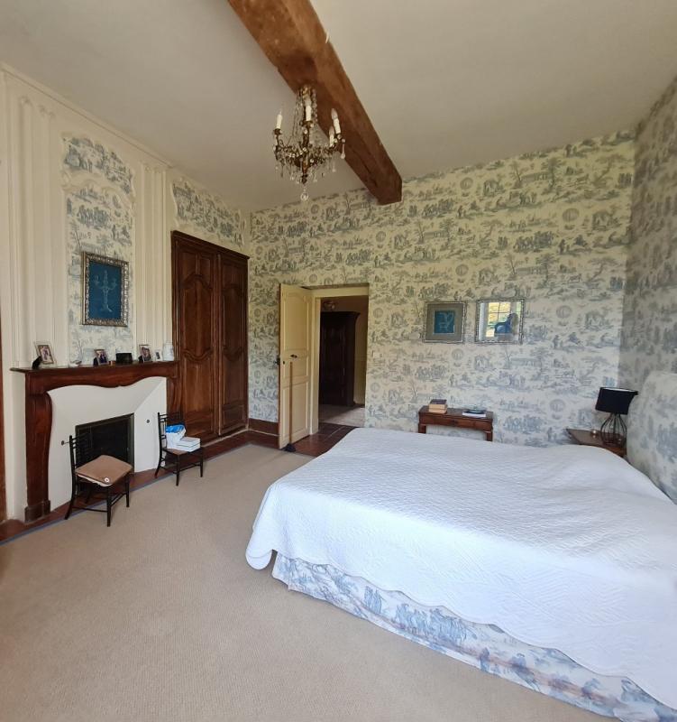 Maison de maîtres - 550 m² - 14 pièces