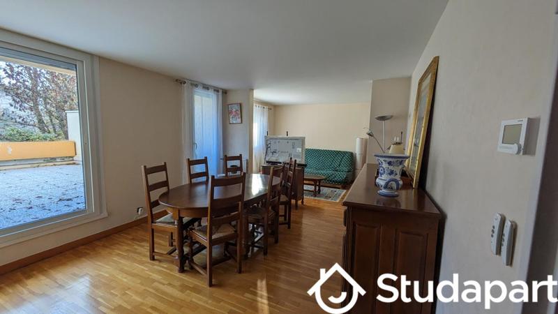 Chambre - 13 m² - 1 pièce