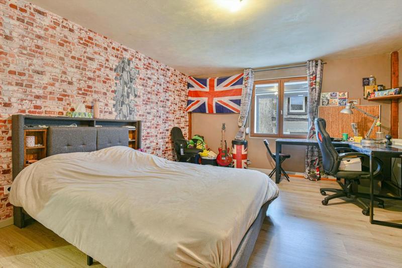 Maison - 224 m² - 8 pièces