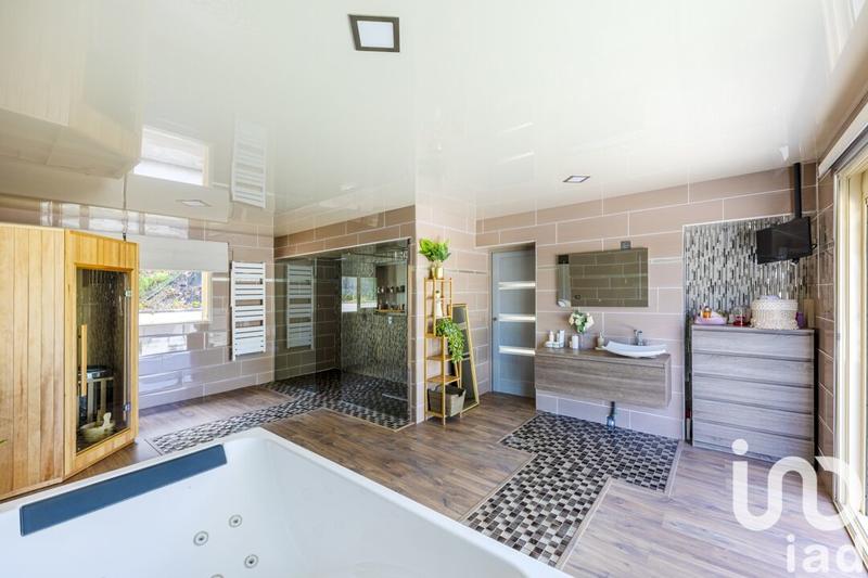 Maison - 294 m² - 7 pièces