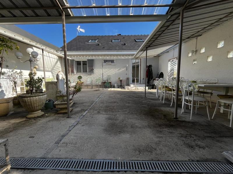 Villa - 180 m² - 6 pièces