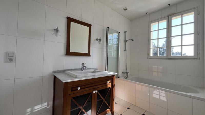 Maison - 200 m² - 7 pièces