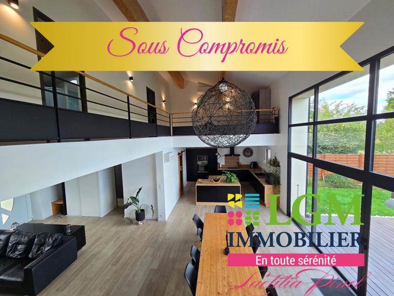 Maison - 210 m² - 5 pièces