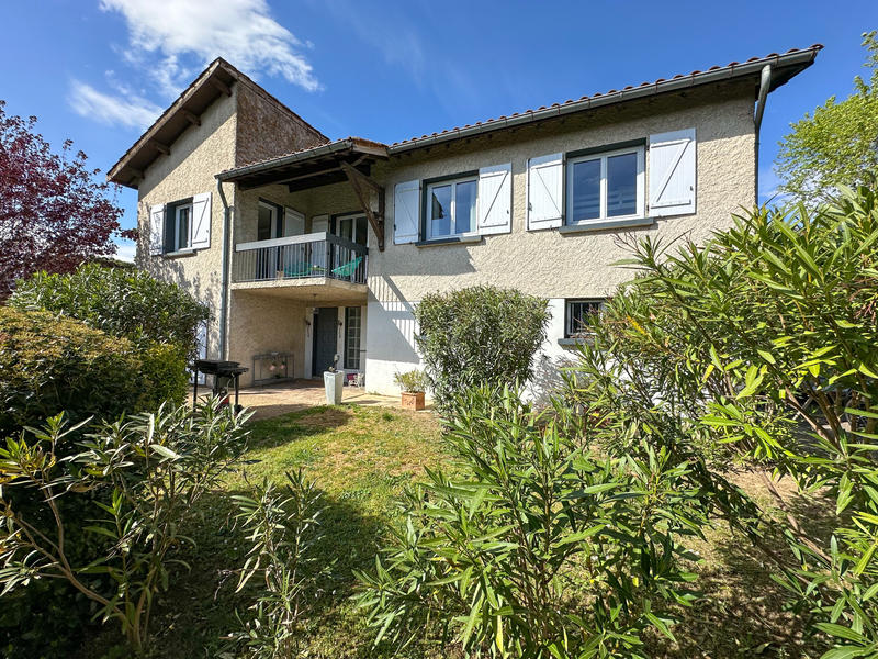 Maison - 186 m² - 8 pièces