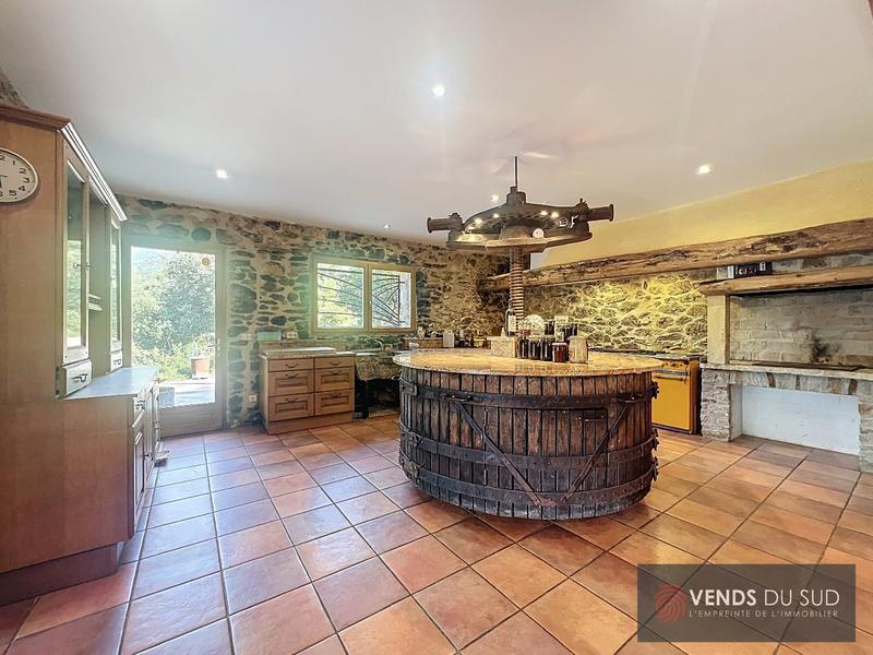 Maison - 203 m² - 7 pièces