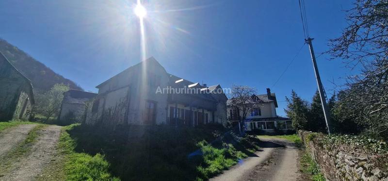 Maison - 326 m² - 15 pièces