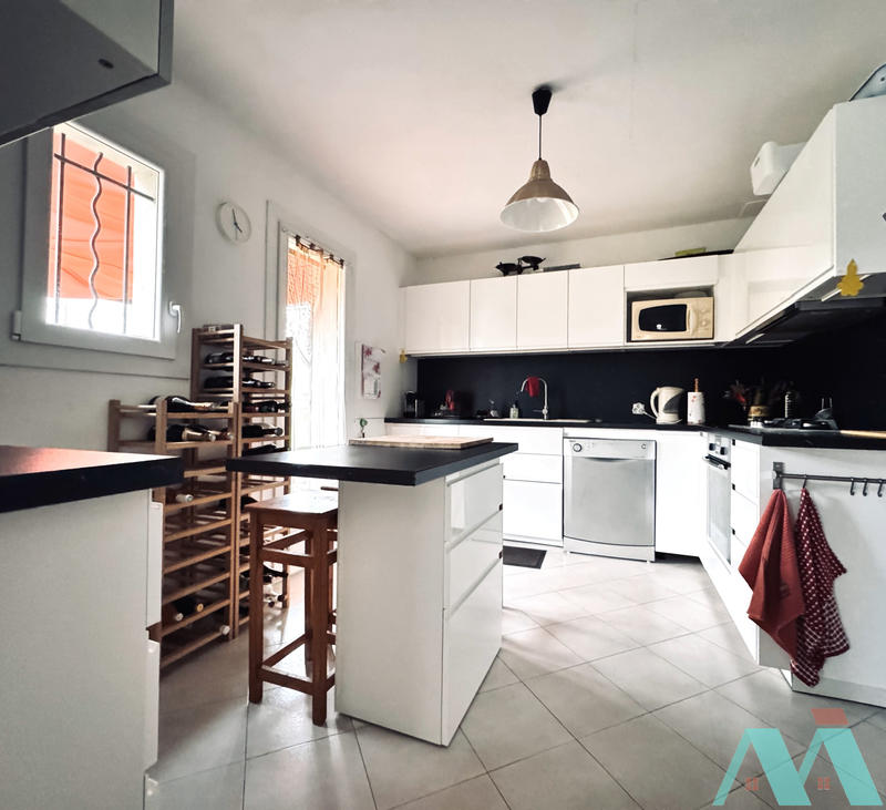 Maison - 121 m² - 6 pièces