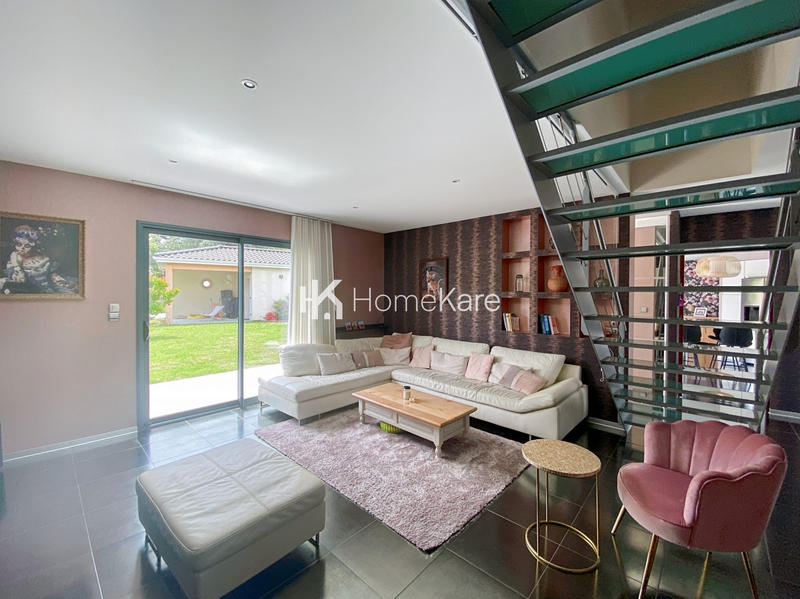 Maison - 180 m² - 7 pièces