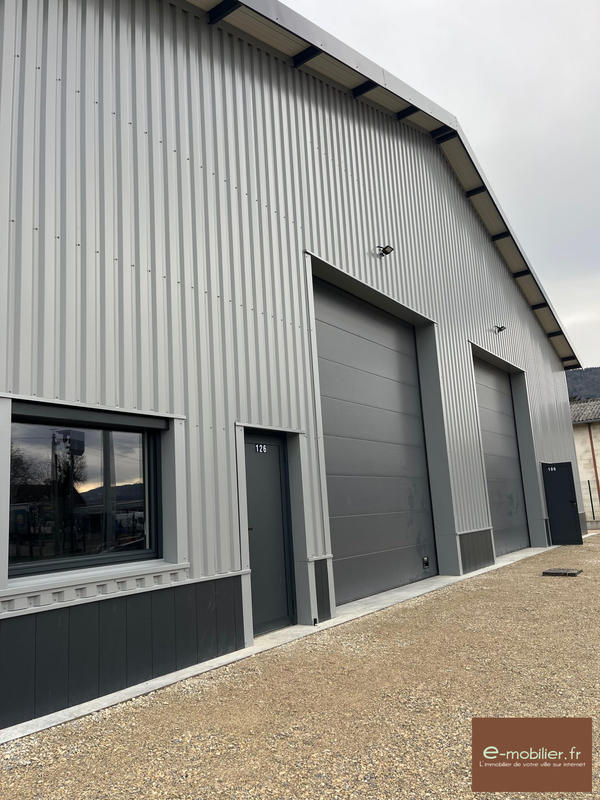 Local d'activités - 188 m²