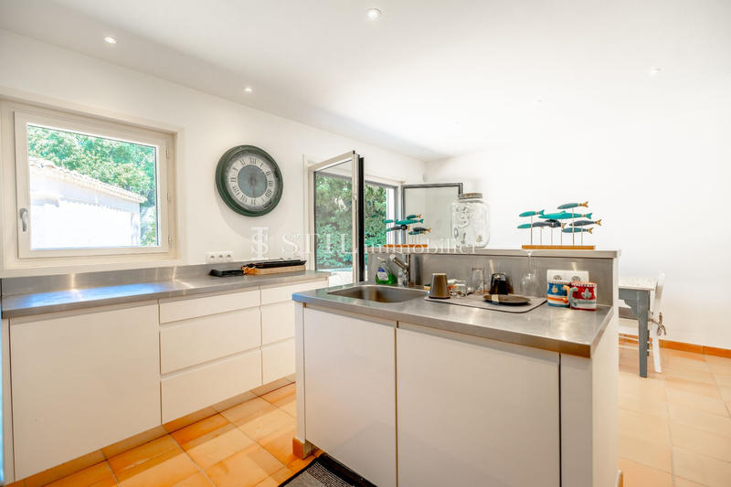 Villa - 300 m² - 6 pièces