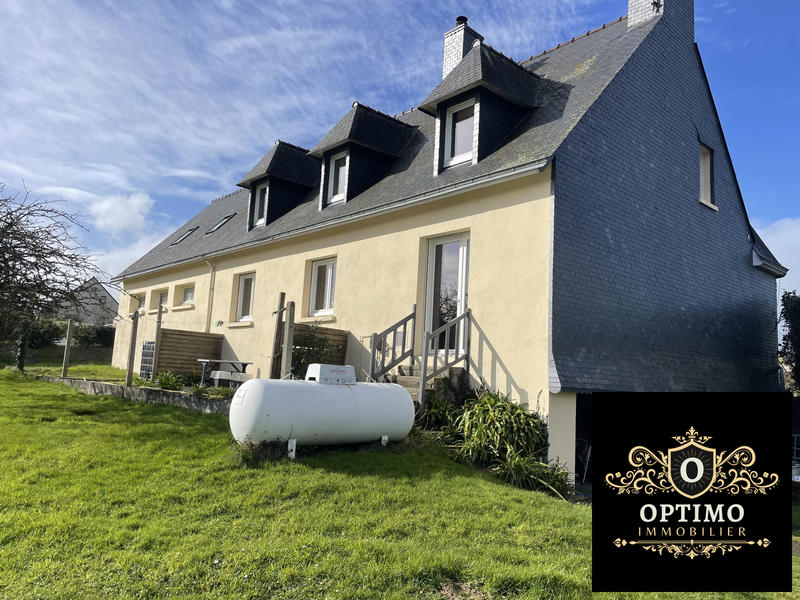 Maison - 210 m² - 8 pièces