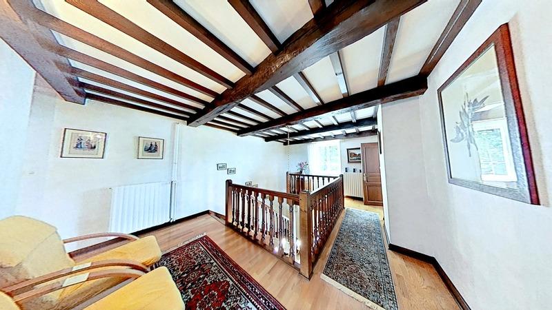 Maison - 240 m² - 10 pièces