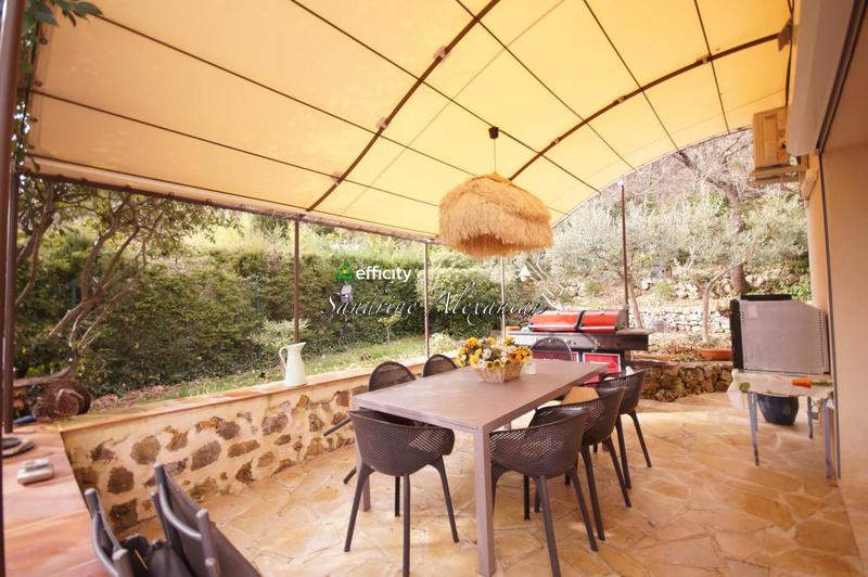 Maison - 200 m² - 6 pièces