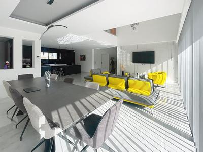 Maison - 237 m² - 7 pièces