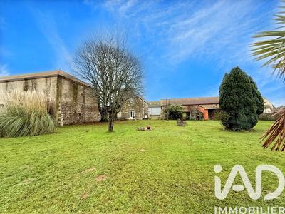 Maison - 262 m² - 8 pièces