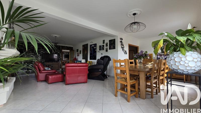 Maison - 345 m² - 10 pièces