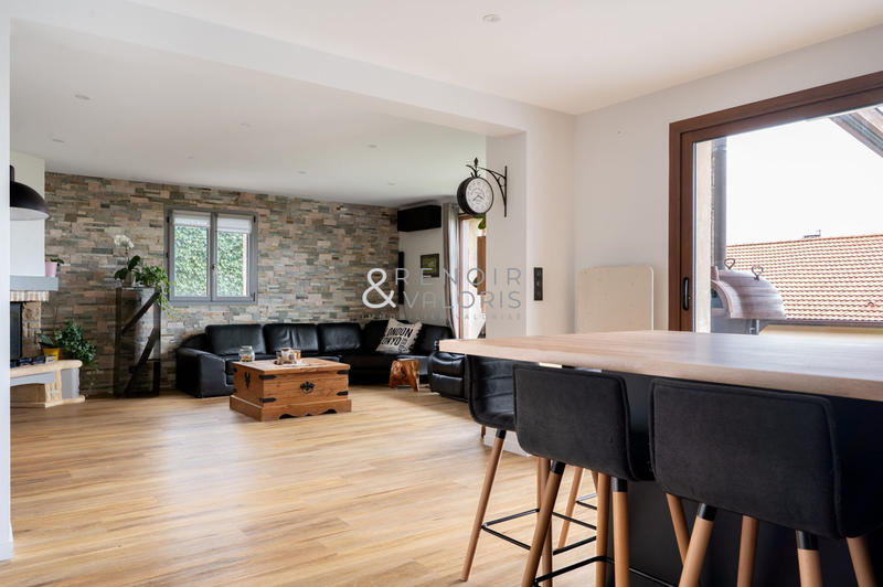 Maison - 320 m² - 7 pièces