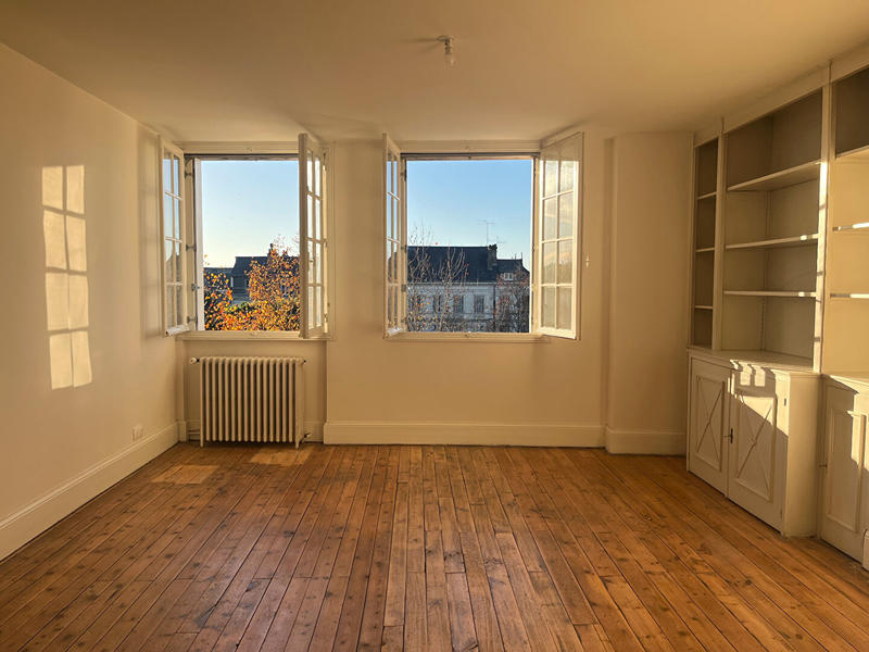 Maison - 211 m² - 6 pièces