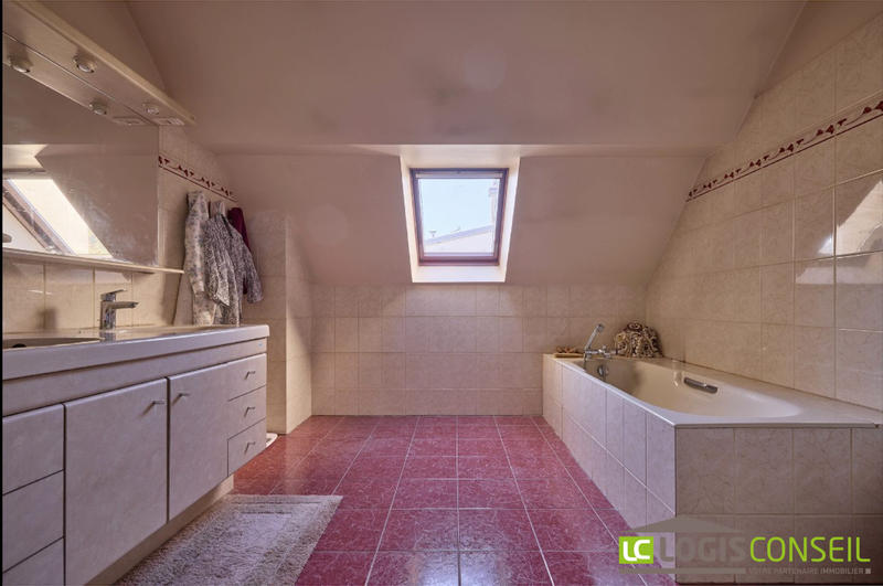 Maison - 172 m² - 7 pièces