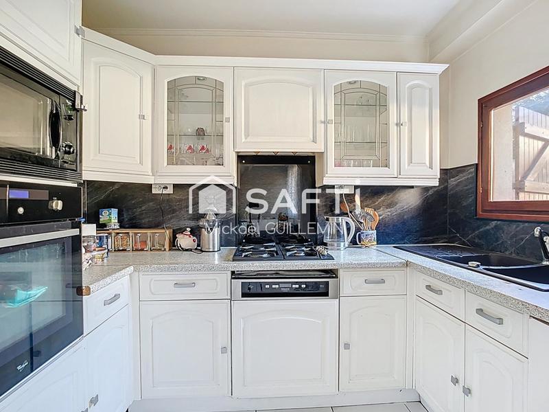 Maison - 196 m² - 7 pièces