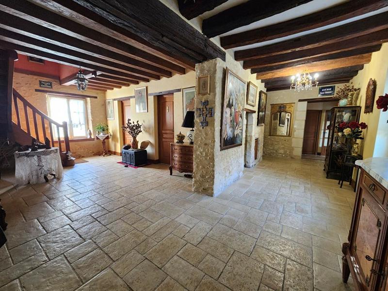 Maison - 376 m² - 10 pièces