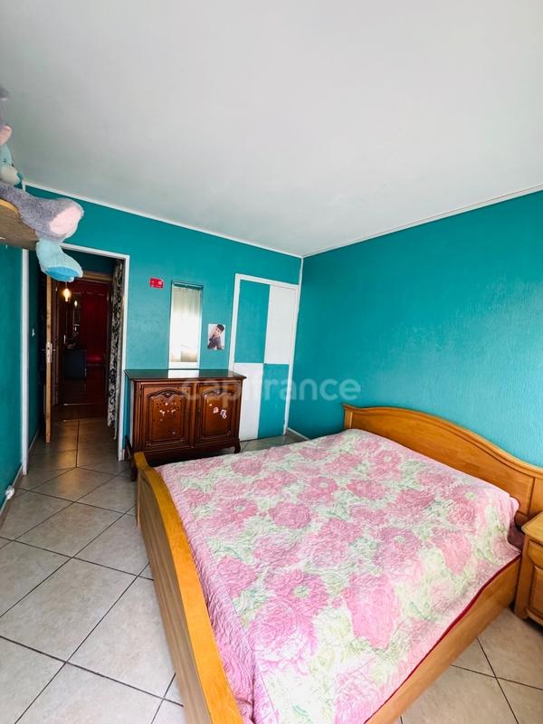 Appartement - 83 m² - 5 pièces