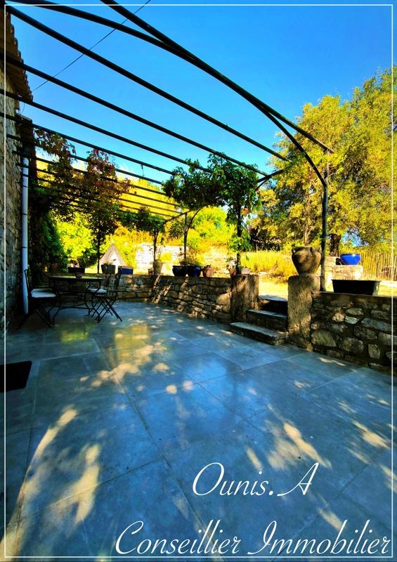 Maison - 210 m² - 6 pièces