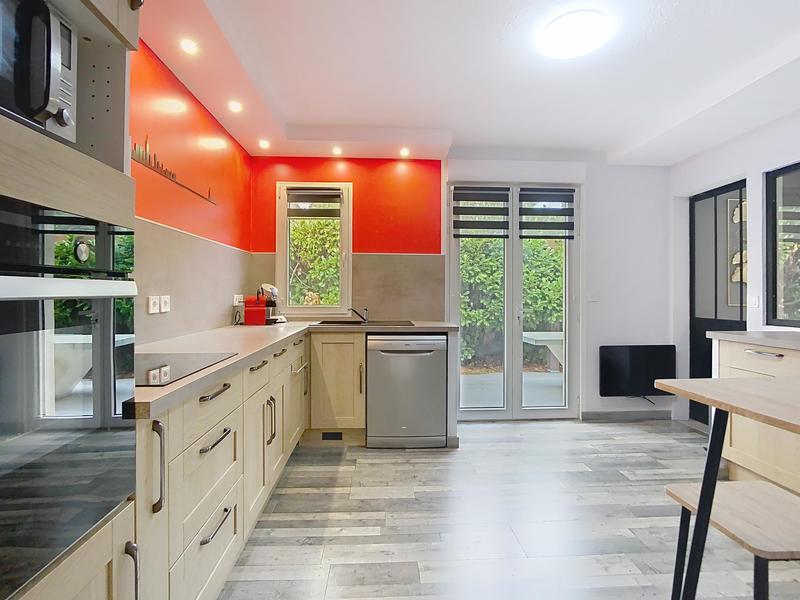 Maison - 200 m² - 5 pièces