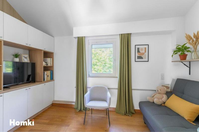 Appartement - 100 m² - 4 pièces