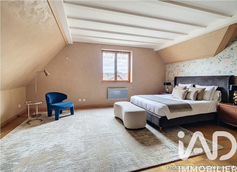 Maison - 357 m² - 8 pièces