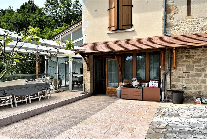 Propriété - 220 m² - 8 pièces