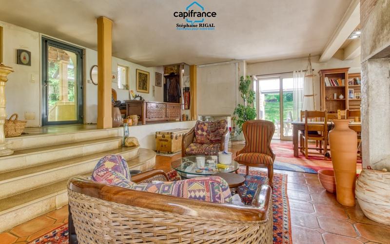 Propriété - 250 m² - 7 pièces