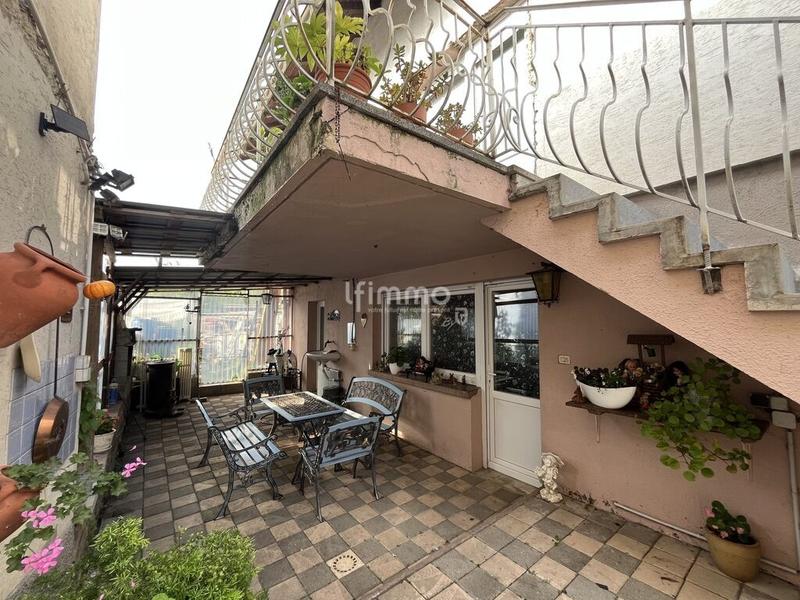 Maison - 252 m² - 10 pièces