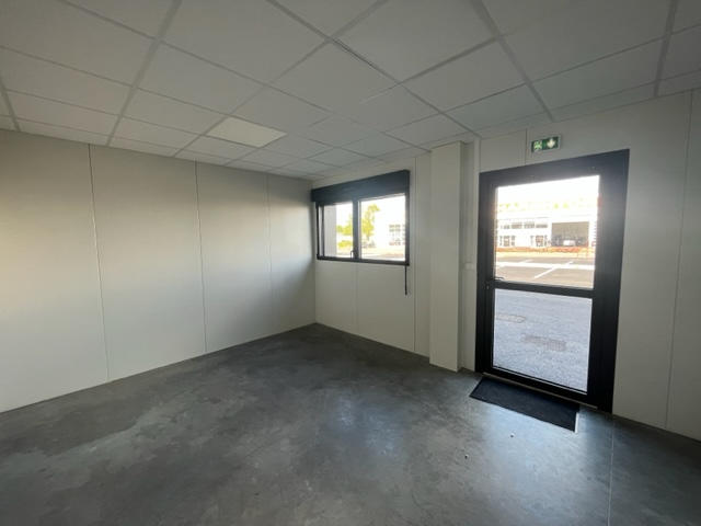 Local d'activité / Entrepôt - 1 000 m²