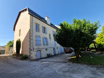 Maison - 540 m² - 15 pièces