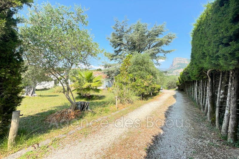 Propriété - 190 m² - 6 pièces