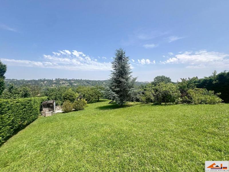 Terrain constructible - 1 000 m²