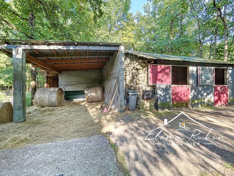 Propriété - 378 m² - 12 pièces