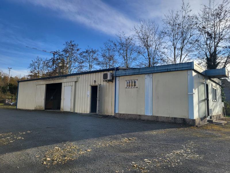 Local d'activité / Entrepôt - 172 m² - 4 pièces