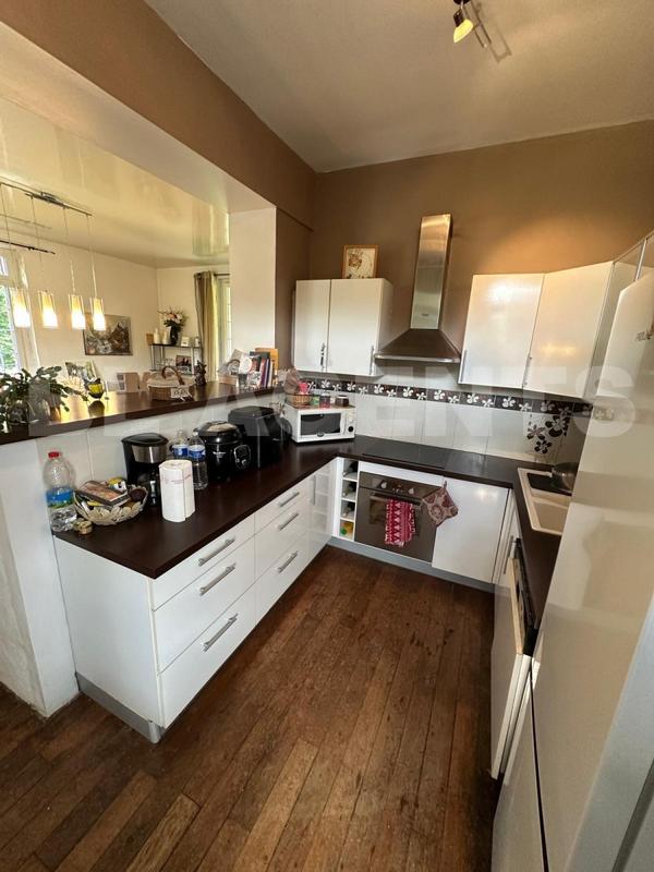 Maison - 184 m² - 8 pièces