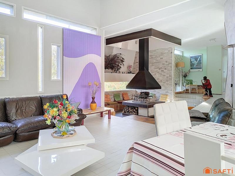 Maison - 300 m² - 11 pièces