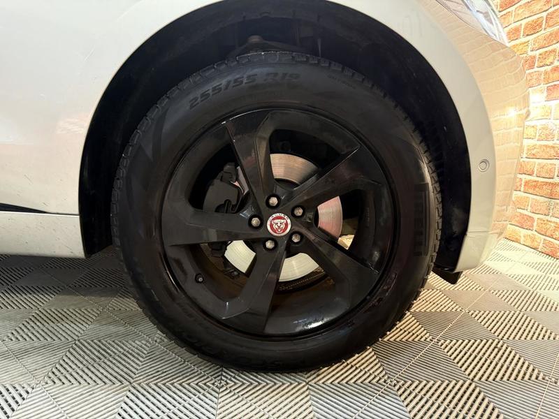 Jaguar F-Pace 2.0 d 180 R-Sport 4x4 Bva8